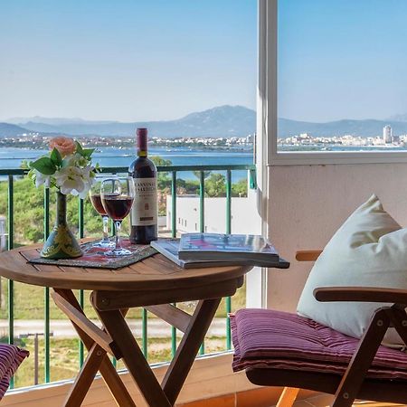 אולביה Top Floor Gulf View Apartment מראה חיצוני תמונה