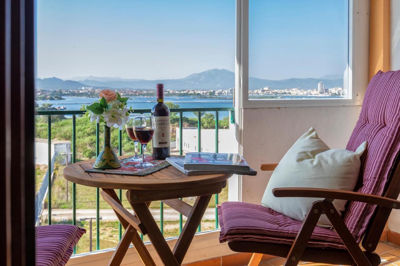 אולביה Top Floor Gulf View Apartment מראה חיצוני תמונה